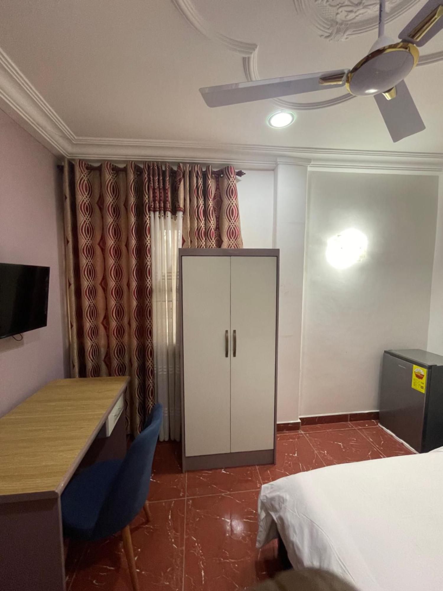 George Vee Hotel Ltd クマシ エクステリア 写真